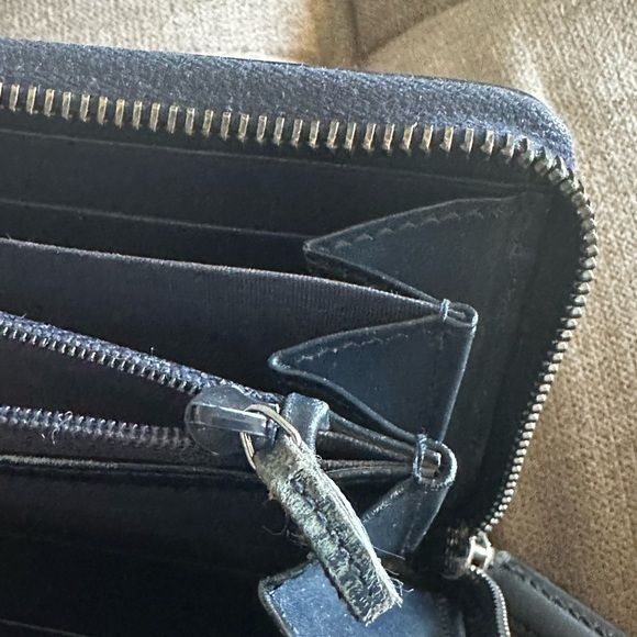 Gucci Guccissima Navy Wallet - Picture 6 of 7